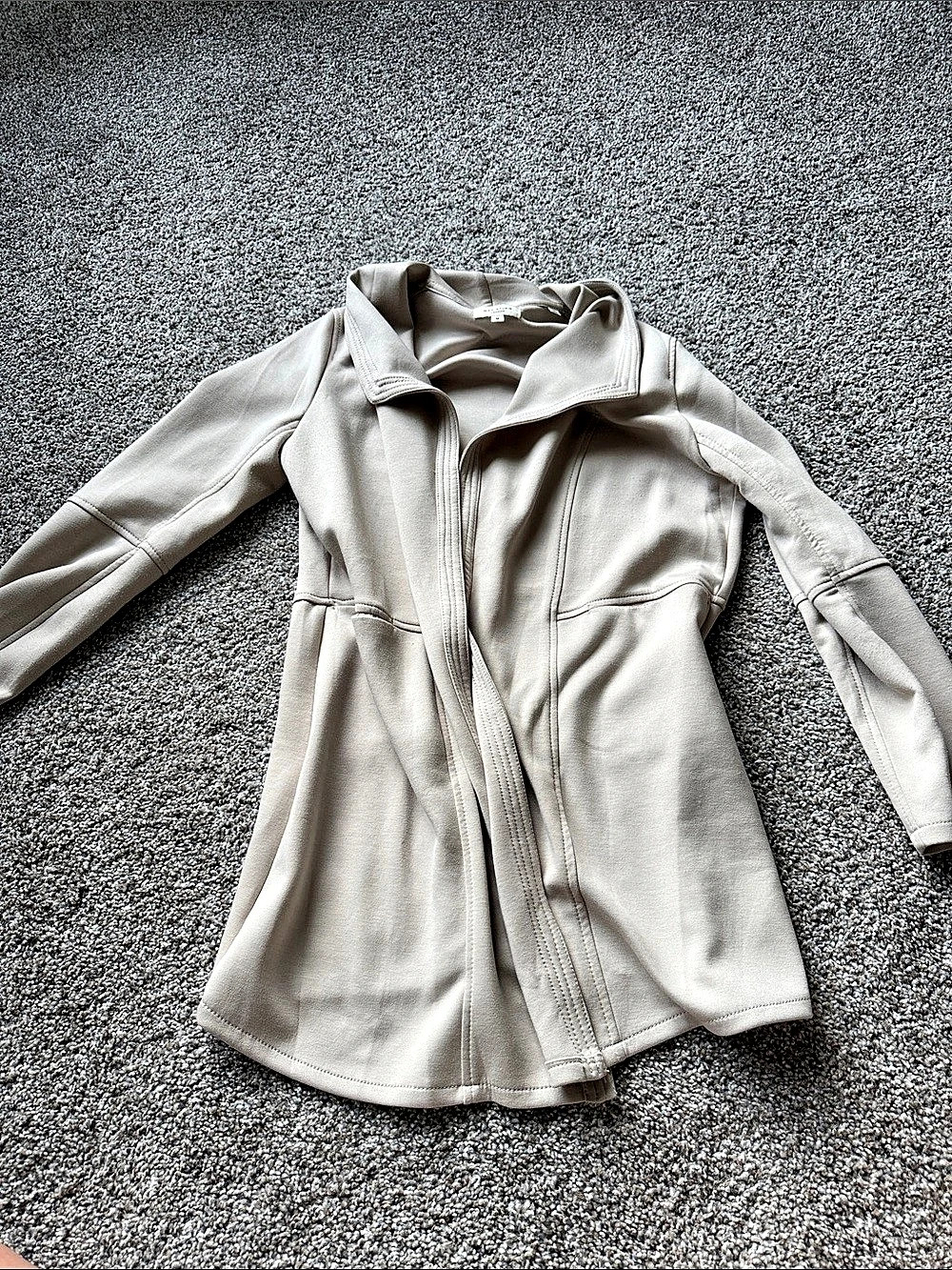 Max Studio Women's Beige Lightweight Coat Size Medium